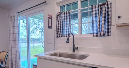 Adventure on Historic Route 66! Brand new renovation!