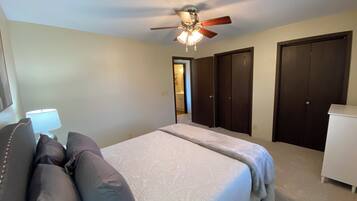 2 bedrooms, iron/ironing board, WiFi, bed sheets