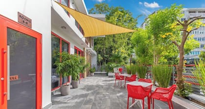 Red Door Inn