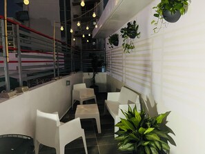 Terrace/patio - Red Door Inn (San Juan)