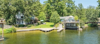 Charming 1-bedroom COZY COTTAGE on Lake Hamilton in Hot Springs AR