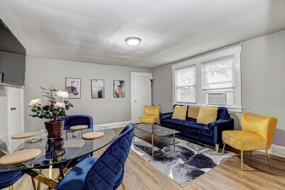 Delightful 2-bedroom unit with WiFi in Catonsville