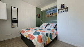 1 bedroom, iron/ironing board, travel crib, free WiFi - At the foot of Plage de la falaise (Guidel)