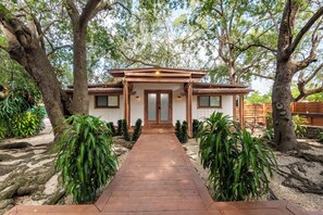 Exterior - Modern Retreat Rustic Home Magical Japanese Garden (Homestead)