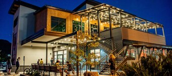 Eco-Friendly, Walk to River/Mountain Trail - King Beds - AC - Near Downtown