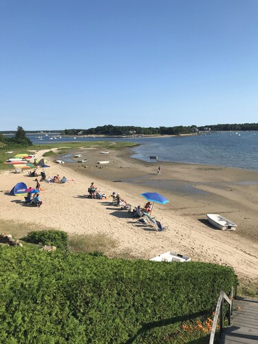 SEAS THE DAY CAPE COD COTTAGE