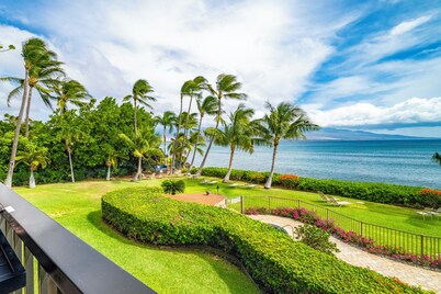 Direct Oceanfront Condo – Chasing Life On Maui - AC, Heated Pool & Hot Tub