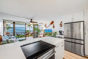Interior - Direct Oceanfront Condo – Chasing Life On Maui - AC, Heated Pool & Hot Tub (Wailuku)