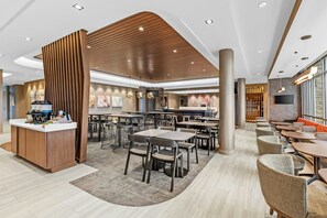 Desayuno continental incluido todos los días 