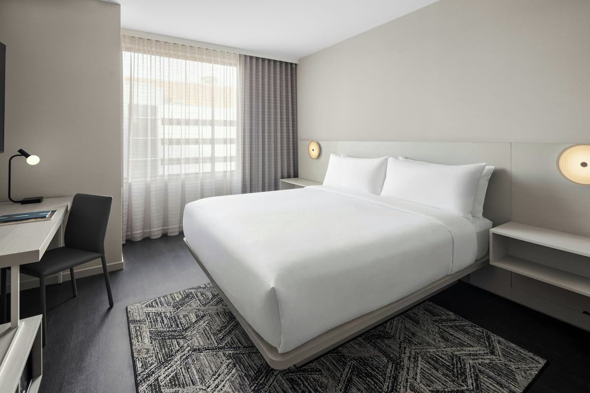 Chambre Standard, 1 trĂšs grand lit