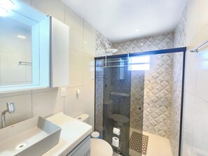 Βίλα | Μπάνιο | Ντουζιέρα, πετσέτες