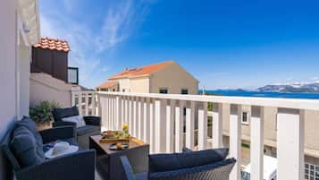 Apartment (Four Bedrooms Apartment) | Terrace/patio