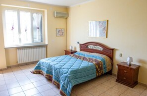 2 chambres, bureau, Wi-Fi gratuit, draps fournis