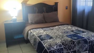 3 室のベッドルーム、アイロン / アイロン台、WiFi、ベッドシーツ