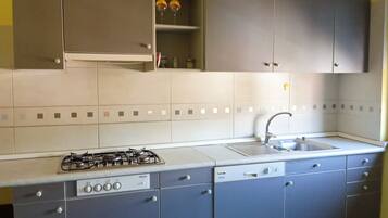 Appartamento, balcone | Cucina privata | Macchina per tè/caffè