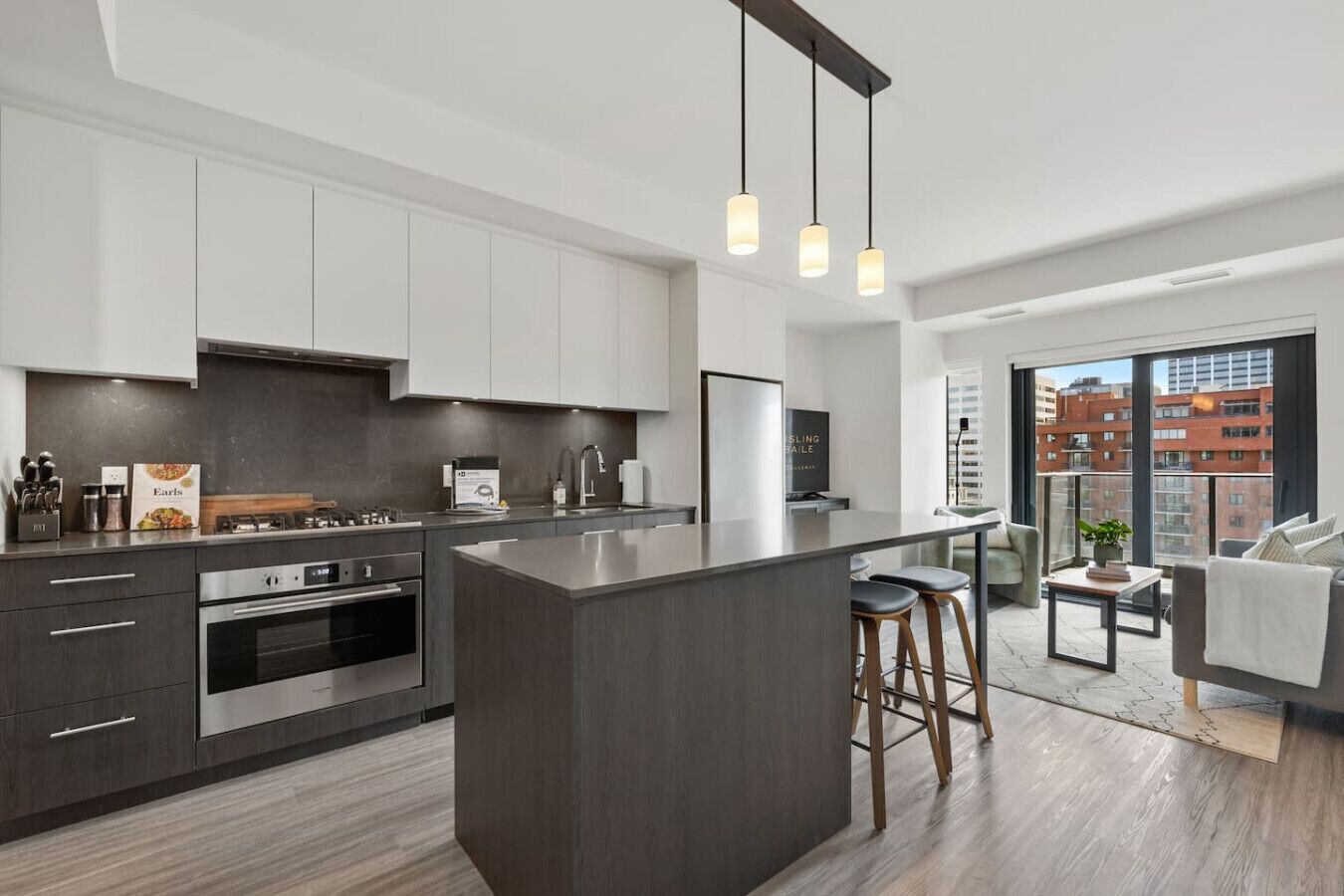 冰箱、微波炉、烤箱、炉灶