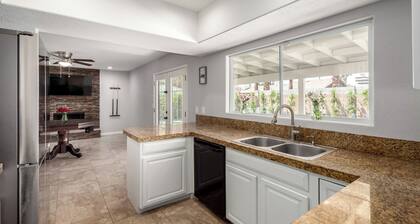 3-bedroom house in lovely Litchfield Park with WiFi, AC close to Golf & Shopping