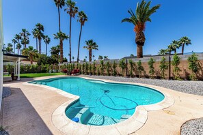 Pool - 3-bedroom house in lovely Litchfield Park with WiFi, AC close to Golf & Shopping (Litchfield Park)
