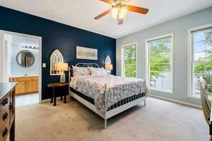 4 室のベッドルーム、アイロン / アイロン台、WiFi (無料)、ベッドシーツ