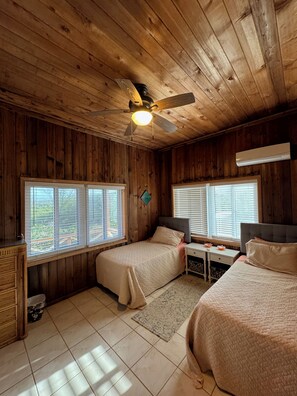 4 Schlafzimmer, Bügeleisen/Bügelbrett, kostenloses WLAN, Bettwäsche