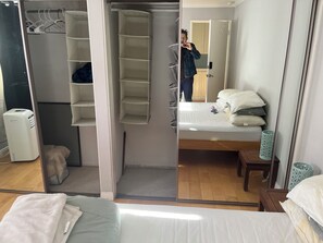 1 多间卧室、办公桌、熨斗/熨衣板、免费 WiFi