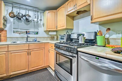 Cozy 1 OR 2 Bedroom Condo with WiFi, AC in superb Santa Monica