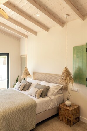 Dobbeltrom – superior, hageutsikt | Safe på rommet, lydisolert, wi-fi (inkludert) og sengetøy