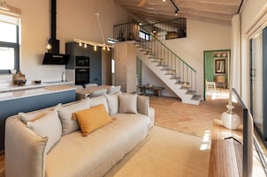 Family House, Lake View | Living area | 40-cm Smart TV with cable channels