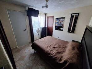 1 bedroom, iron/ironing board, WiFi, bed sheets - Independent room, 2 persons, near Peña de Bernal and vineyards. (Ezequiel Montes)