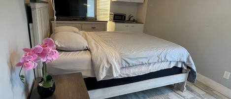 1 bedroom, free WiFi, bed sheets