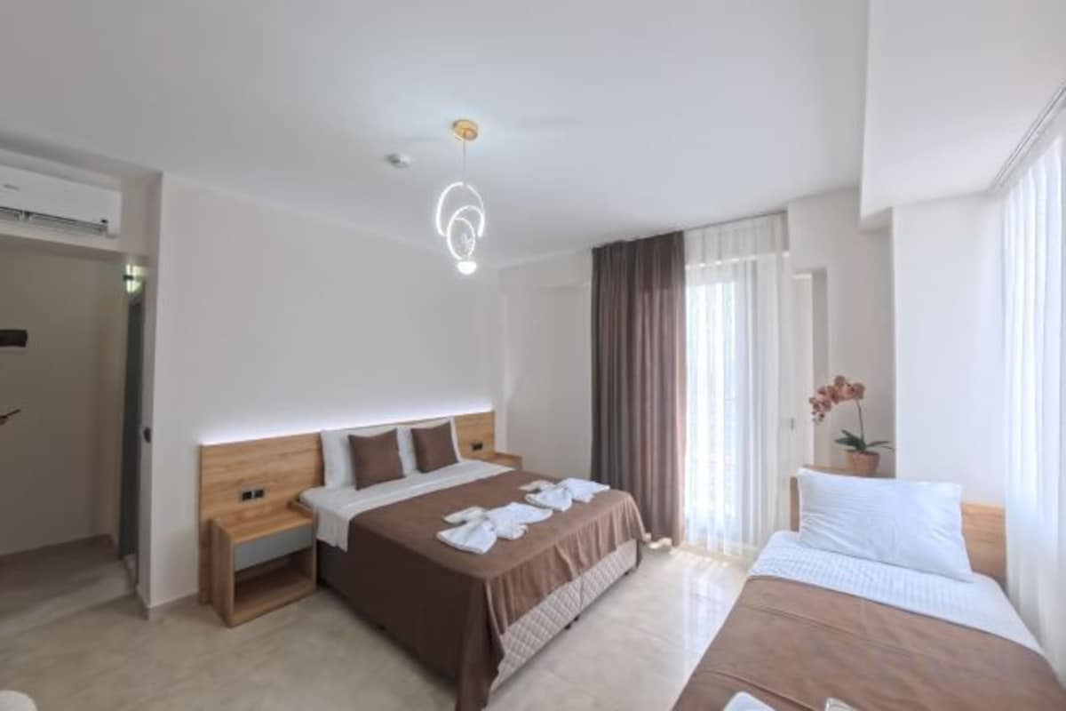 Egyptian cotton sheets, premium bedding, in-room safe, desk