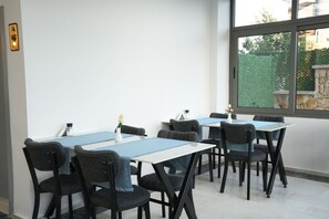 Free daily full breakfast  - Naturalis Pamukkale Otel (Pamukkale)