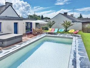 Piscine couverte, piscine extérieure