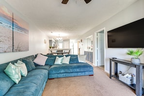 TV - Condo w/ Pool & Hot Tub in Aberdeen Golf Villas! (Longs)
