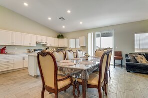 Dining - Mtn Views: Spacious Family Home in Casa Grande! (Casa Grande)