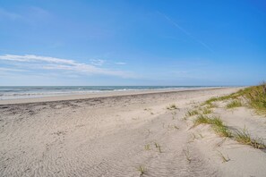 Una playa cerca