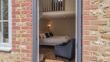 3 bedrooms, individually decorated, individually furnished, free WiFi