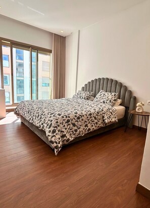 2 多间卧室、熨斗/熨衣板、WiFi、床单