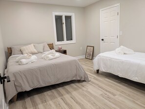 7 bedrooms, travel crib, free WiFi, bed sheets