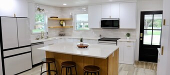 Charming 3BR Retreat Near Lake Belton w/ Wi-Fi & Sports Court