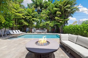 Outdoor pool, a heated pool