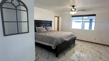 3 chambres, fer et planche Ă  repasser, Wi-Fi gratuit, draps fournis