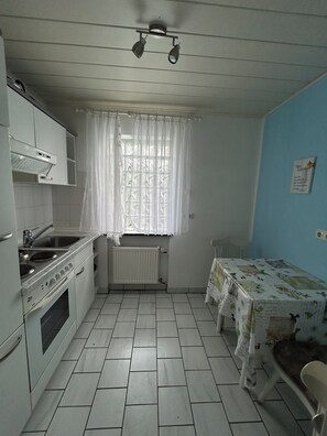 微波炉、烤箱、炉灶