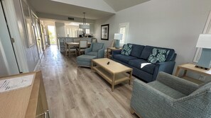 تلفزيون، مشغل دي في دي، شاشة كمبيوتر، طابعة