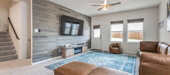 Dream Home Gym, 85" TVs, 5BR/4BA