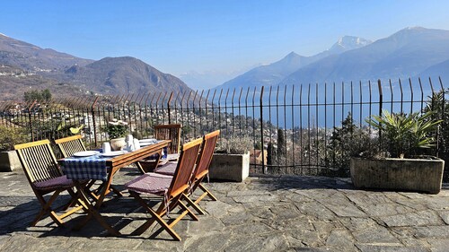 Villa Foresta Menaggio (Apt Como) - Nature retreat with stunning Lake Como view