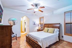 3 Schlafzimmer, Schreibtisch, Bügeleisen/Bügelbrett, kostenloses WLAN