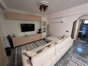 Deluxe Villa, Sea View | Living area