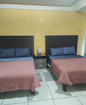 2 chambres, fer et planche à repasser, Wi-Fi, draps fournis