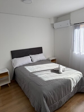 2 bedrooms, travel crib, WiFi, bed sheets